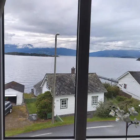 Gasthuis Hardanger Rom&harmonium The