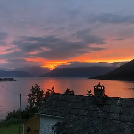 Hardanger Rom&harmonium The *